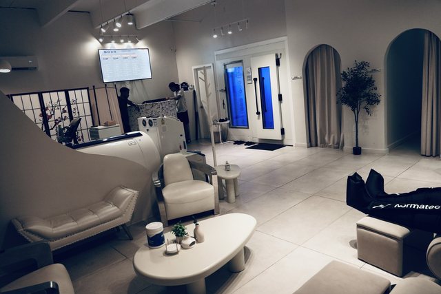 Recovery lounge